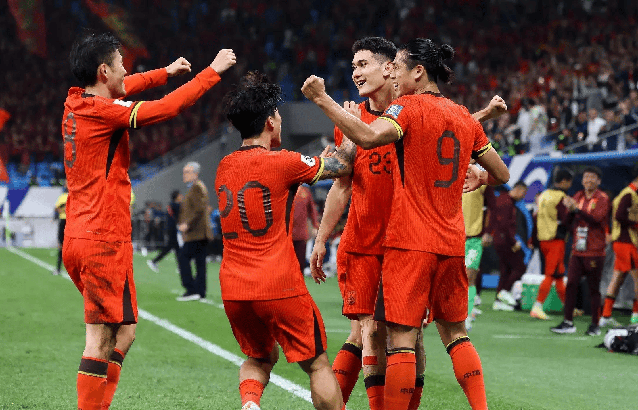 一场2-1绝杀，让中国队争冠起死回生，还送亚洲冠军2连败垫的简单介绍