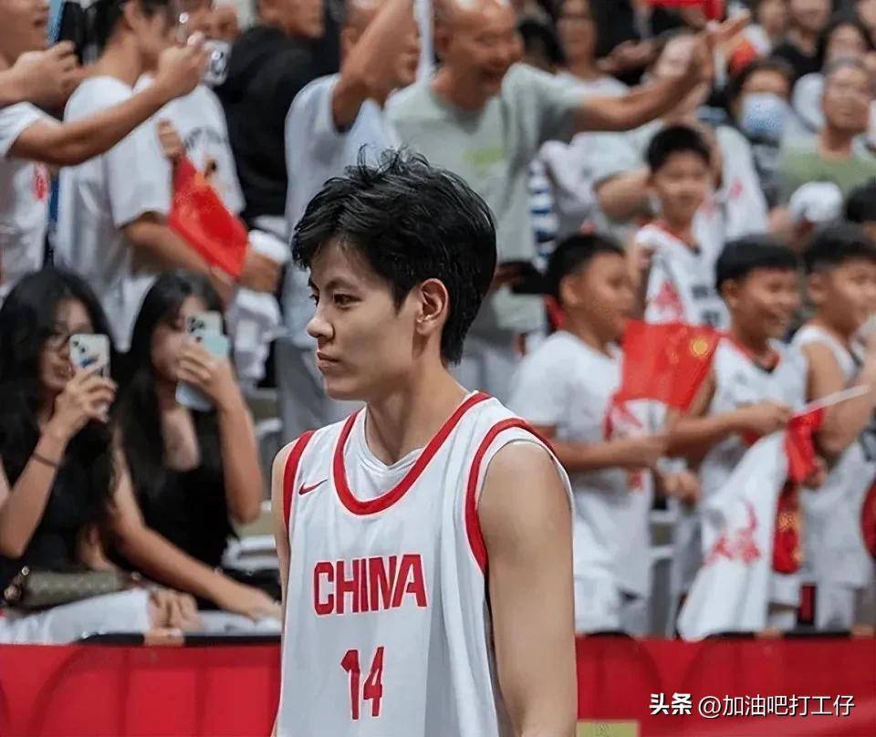 关于轻松！杨舒予16分钟得分上双王思雨7助攻盘活进攻的信息