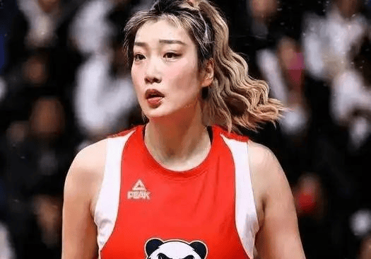 关于李梦22年女篮世预赛个人集锦，对阵马里砍下15分6助攻的信息